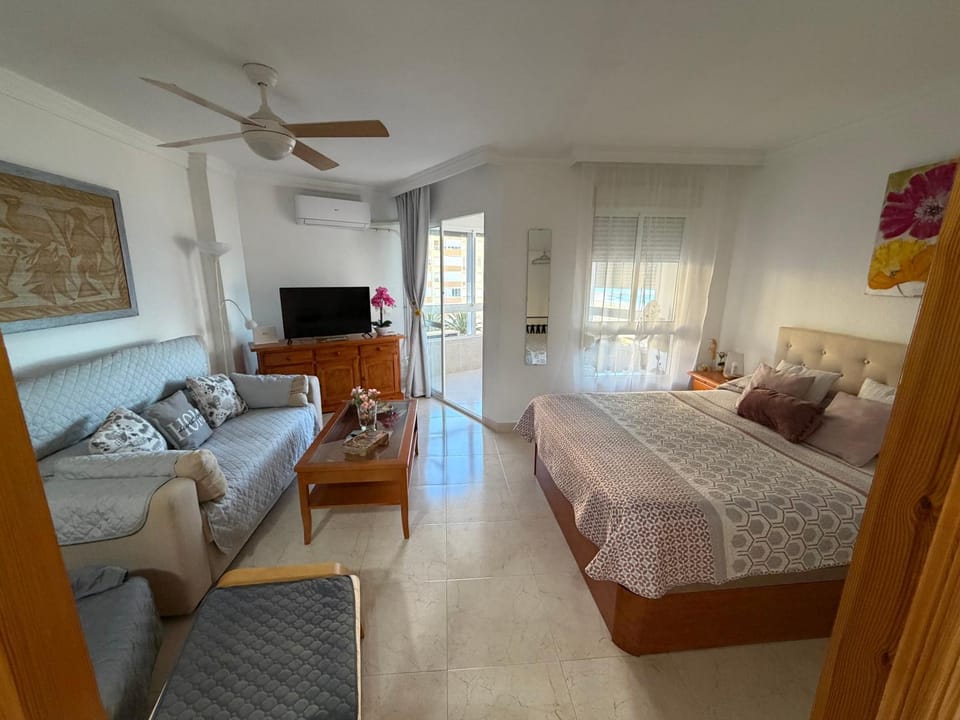 Estudio MAR EN CALMA, Primera Línea de Playa con Vistas al Mar Apartment in Axarquía