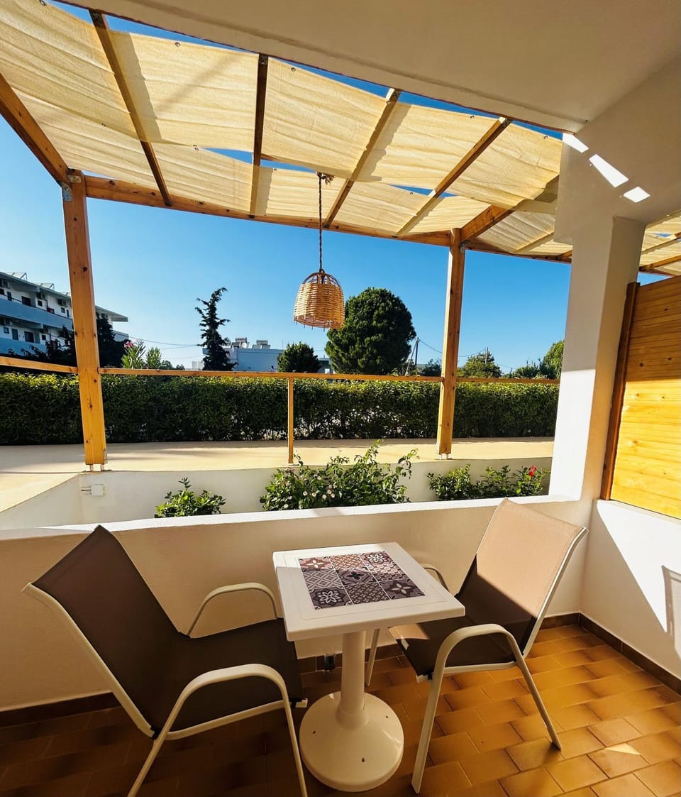 Patio, Balcony/Terrace