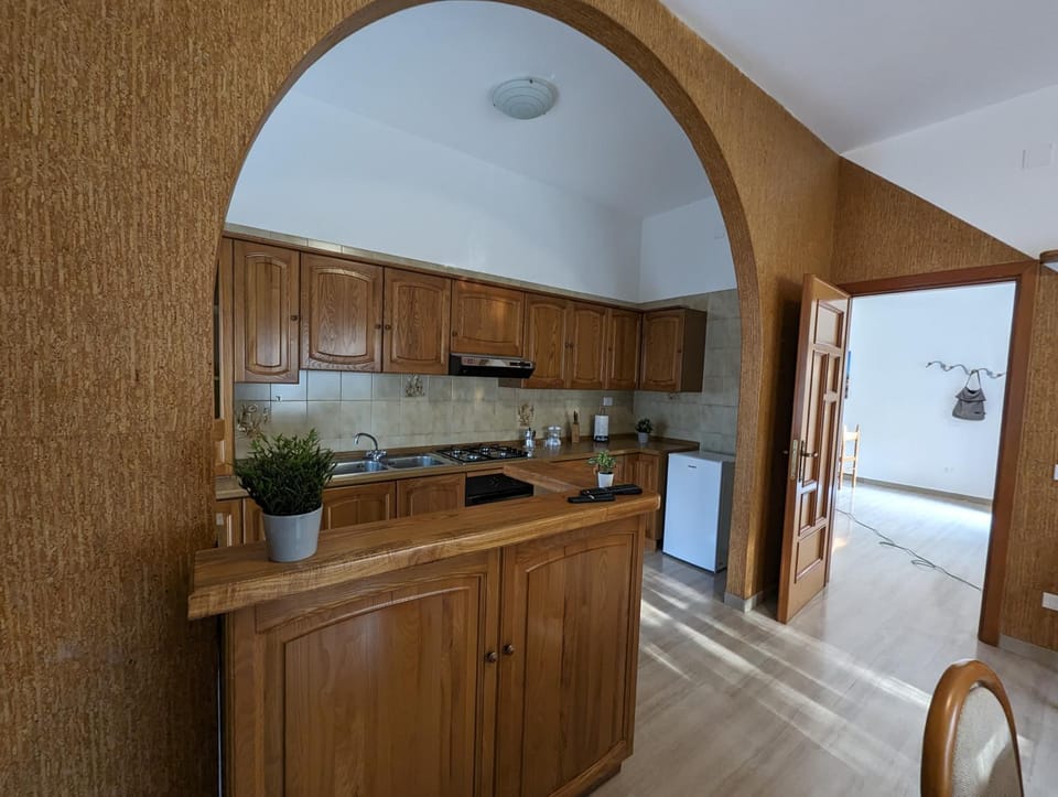 Kitchen or kitchenette, pet friendly, stove