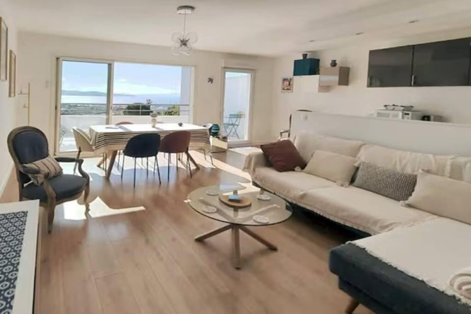 Natural landscape, Living room, Seating area, Dining area