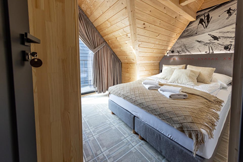 Bed, Photo of the whole room, Bedroom, towels, wardrobe
