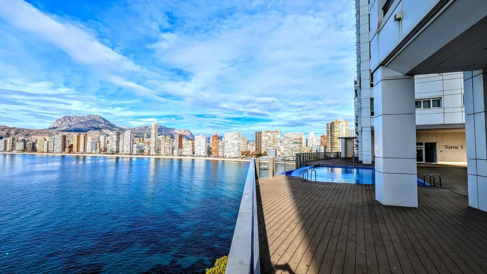 City view, Sea view, Swimming pool