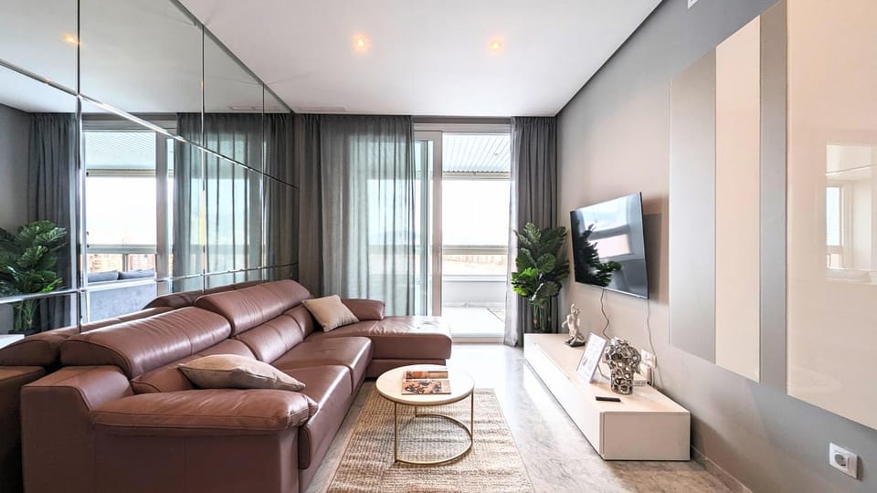 Communal lounge/ TV room, TV and multimedia, Living room, Seating area