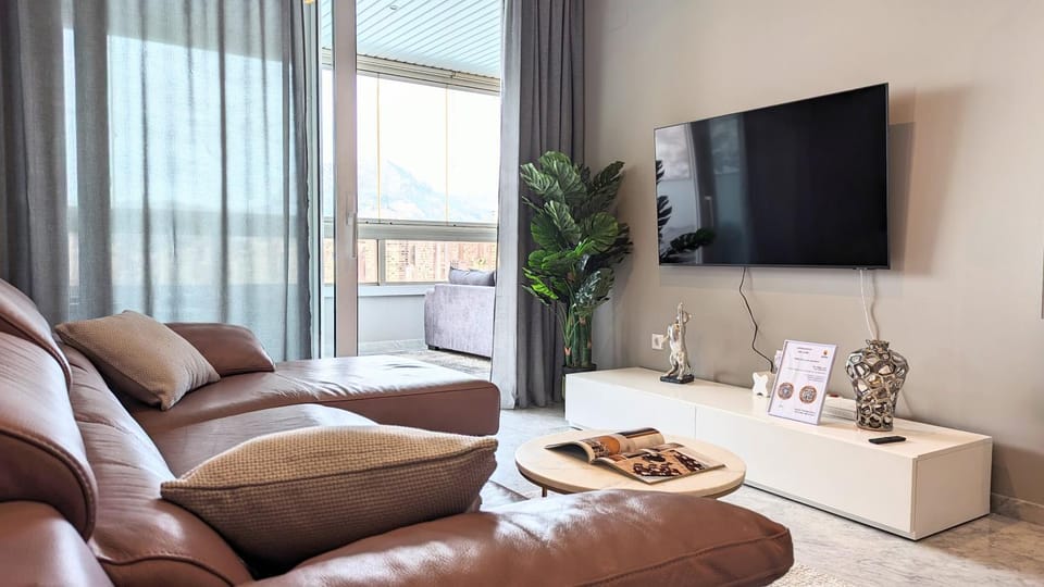 Communal lounge/ TV room, TV and multimedia, Living room
