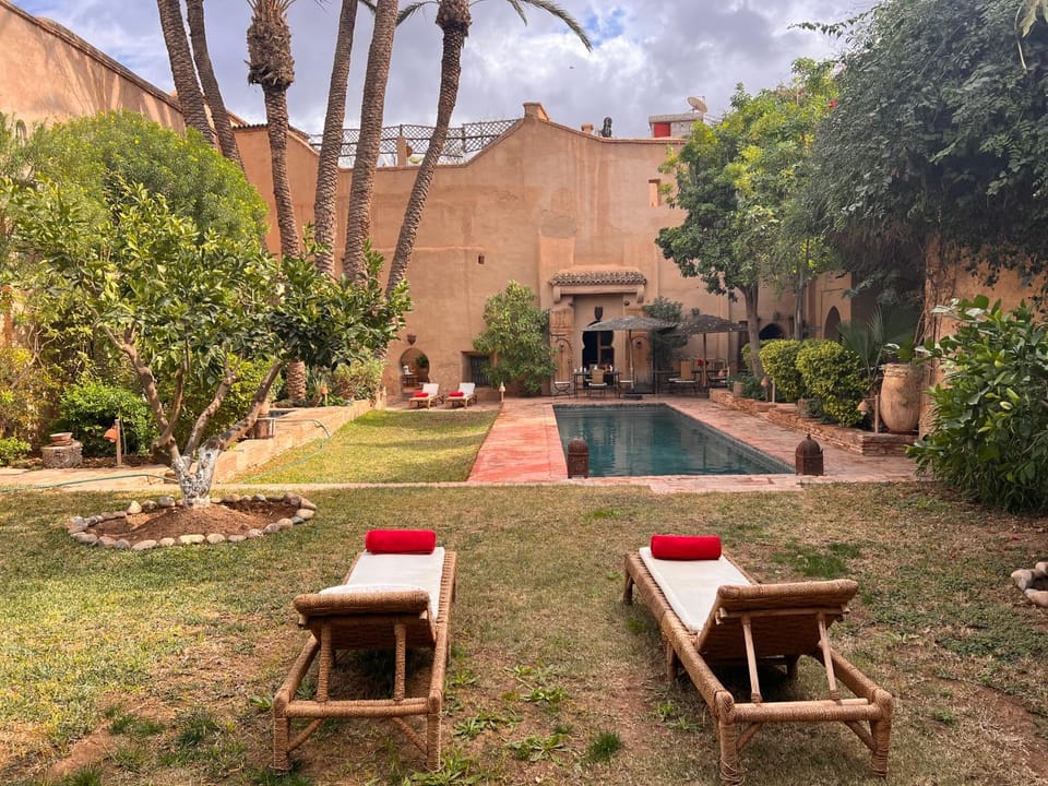 Property building, Garden, Swimming pool