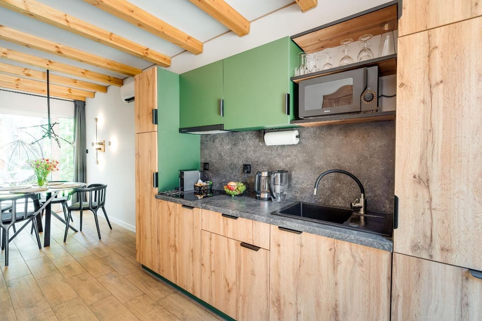 Kitchen or kitchenette, Dining area, pet friendly, stove