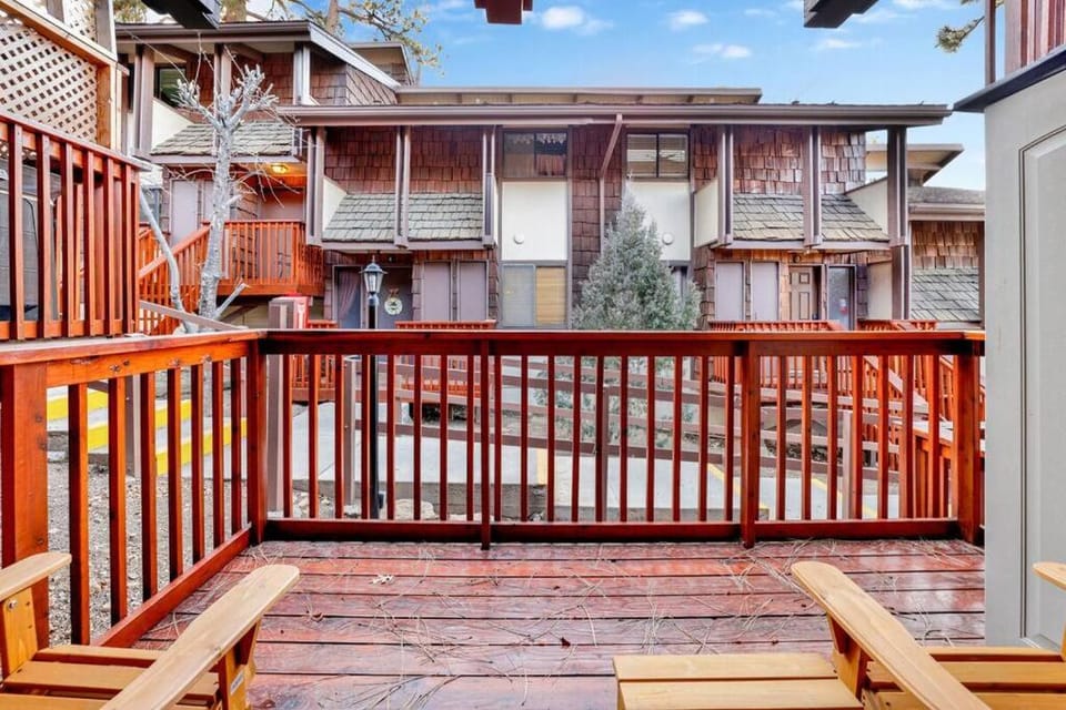 Chairlift Lodge Basecamp Ski Condo at Big Bear House in Big Bear