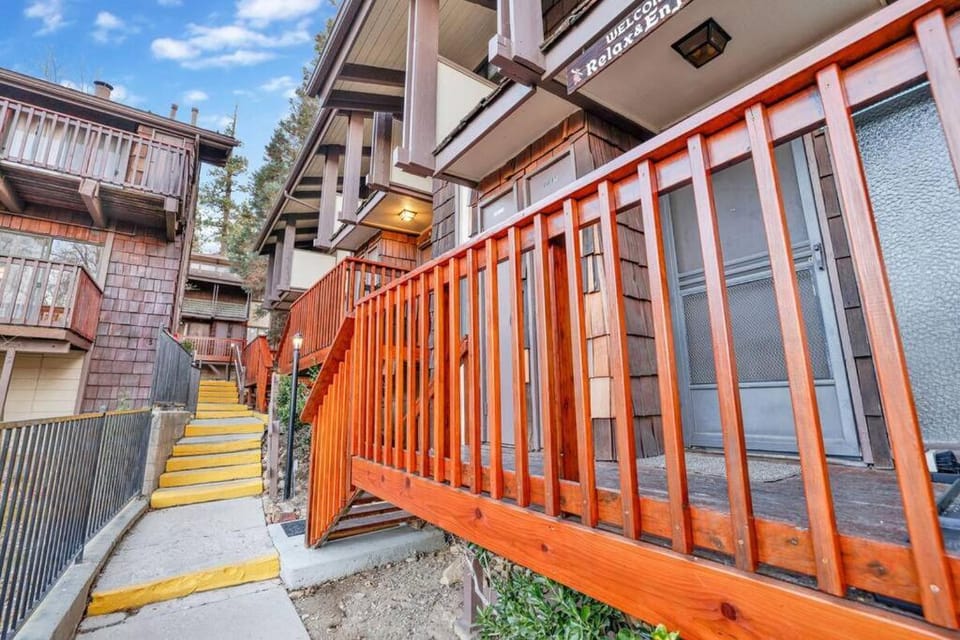 Chairlift Lodge Basecamp Ski Condo at Big Bear House in Big Bear