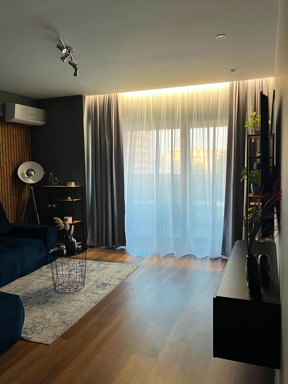 TV and multimedia, Living room, Seating area