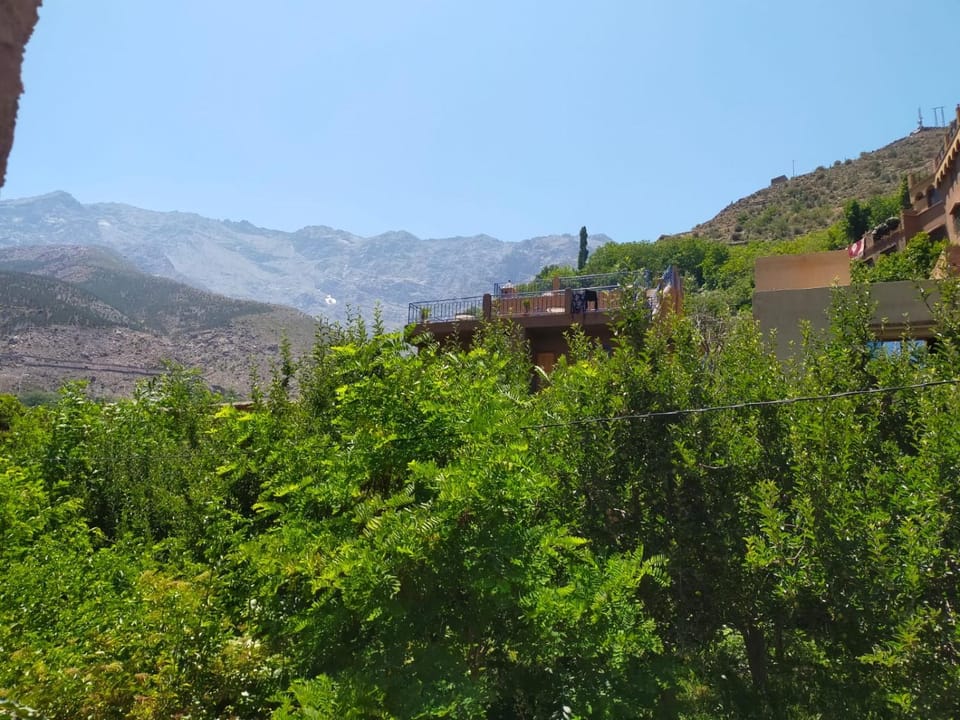 Nearby landmark, Spring, Day, Natural landscape, Lake view, Mountain view