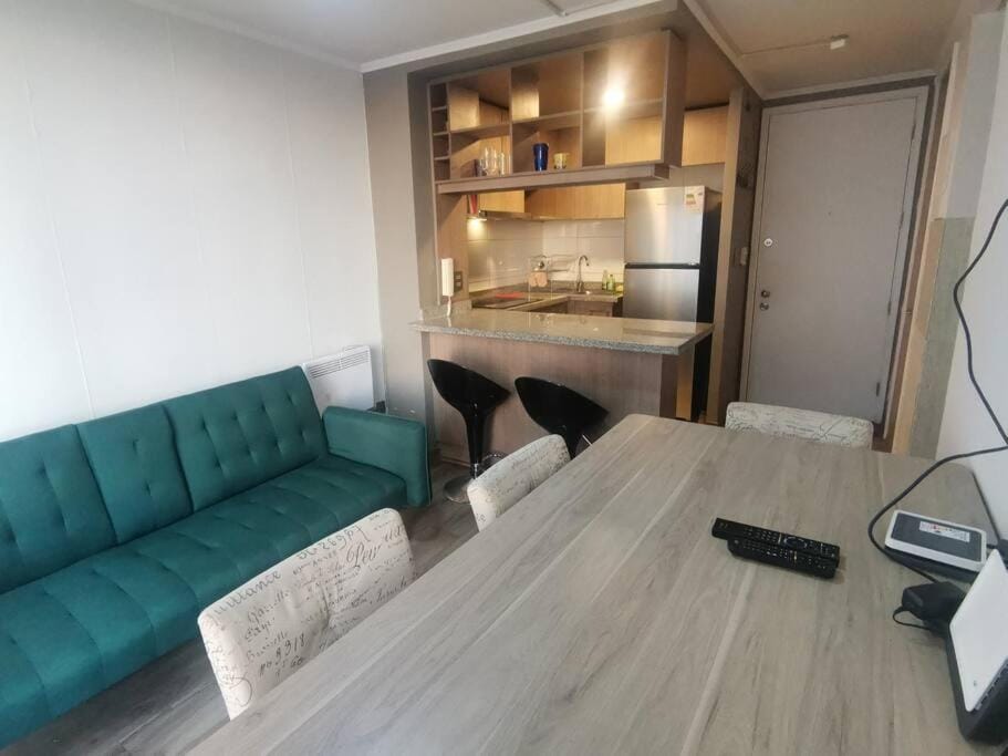 TV and multimedia, Kitchen or kitchenette, Living room, Seating area, Dining area