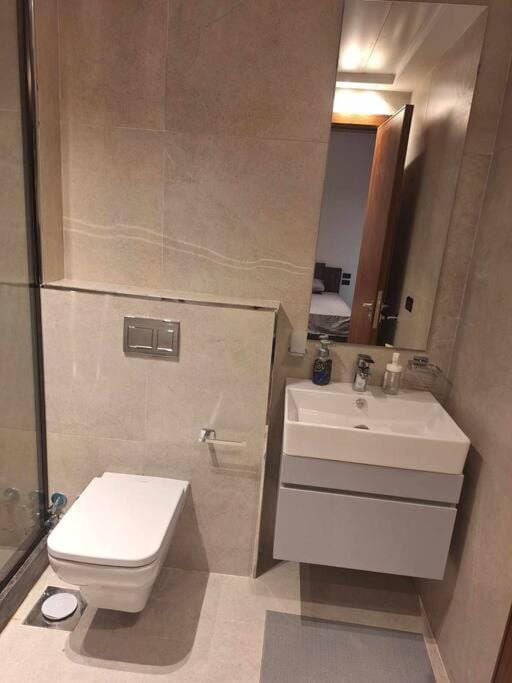 Luxurious Lake View Flat Apartment in New Cairo City