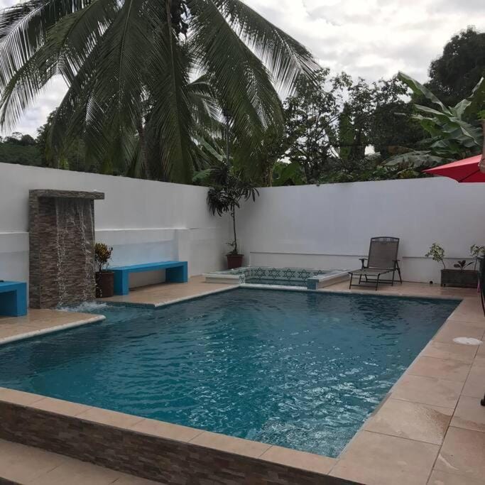Casa del Árbol Apartment in Quepos