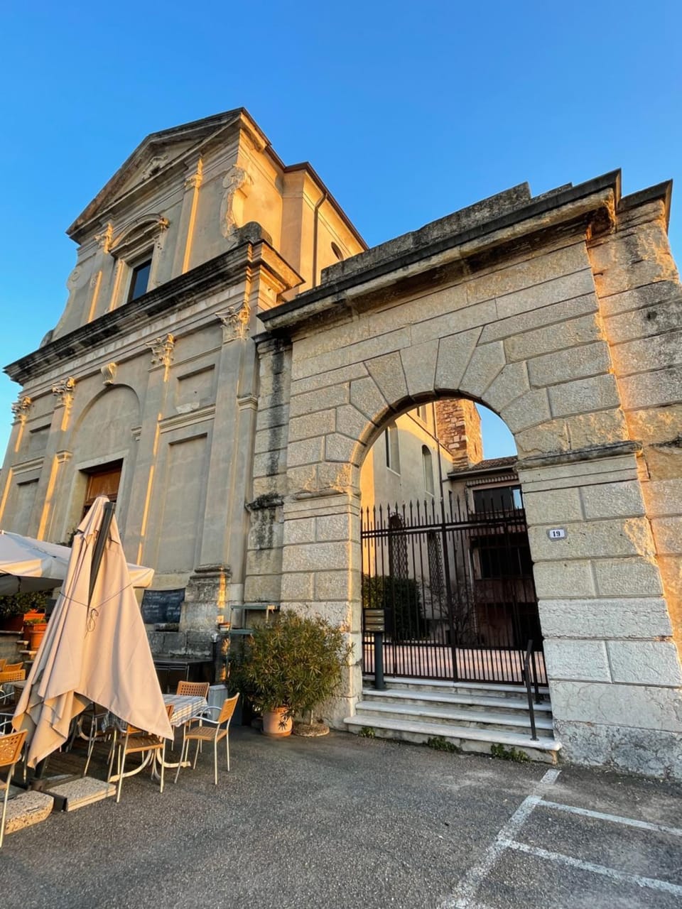 Facade/entrance