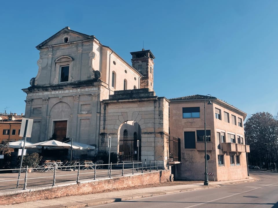 Property building, Restaurant/places to eat