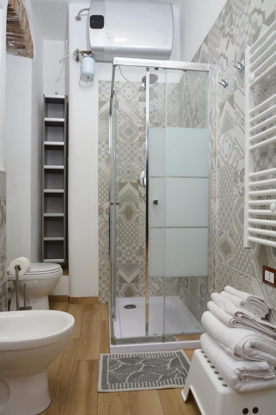 Shower, Toilet, Bathroom, towels