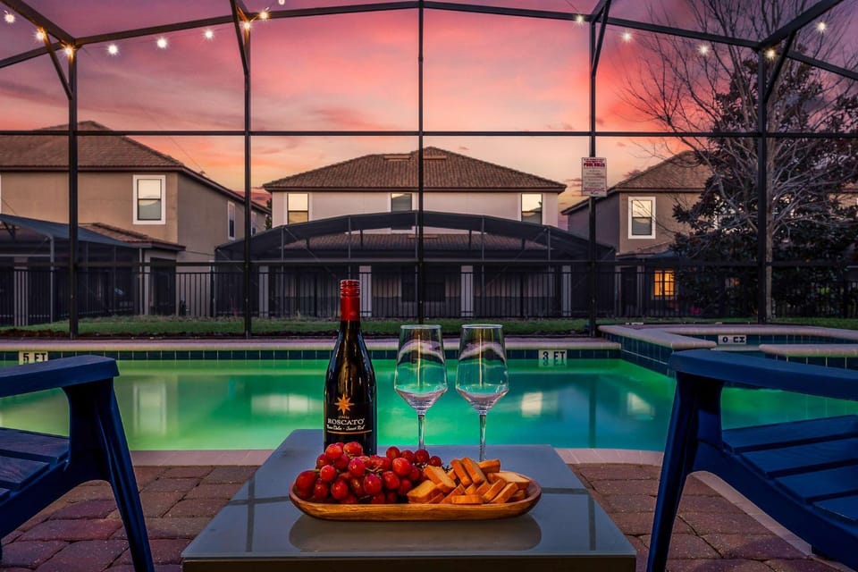 Patio, Food and drinks, Pool view, Swimming pool