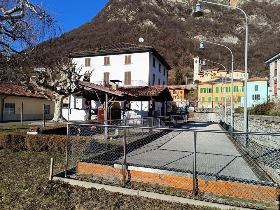 Property building, Spring, Day, Mountain view