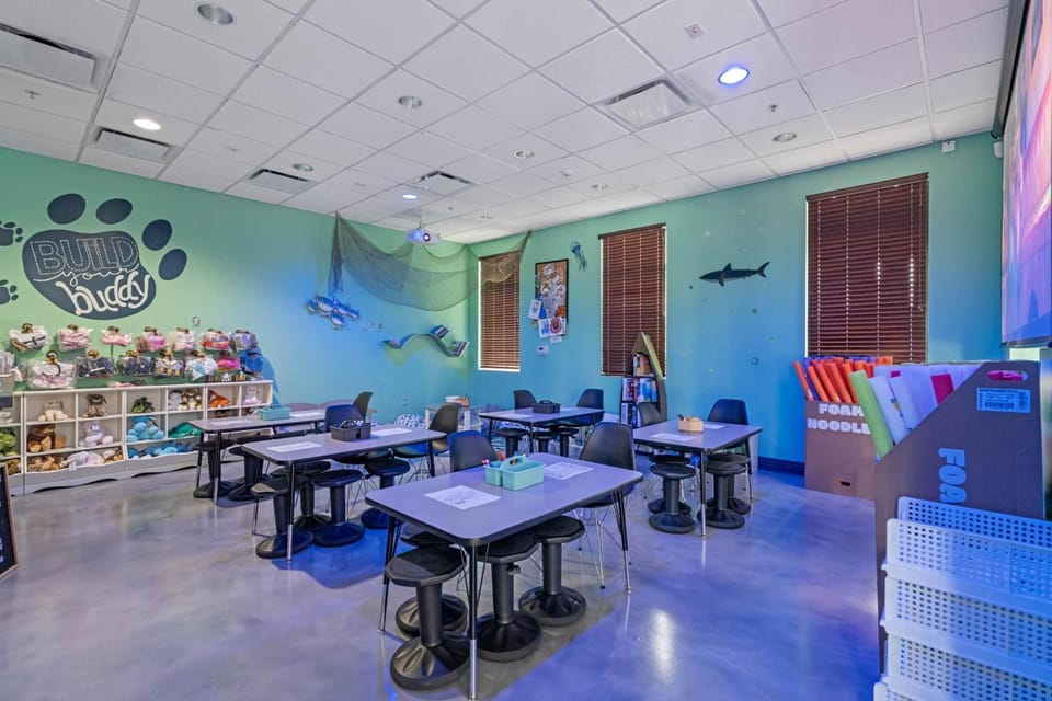 Restaurant/places to eat, Photo of the whole room