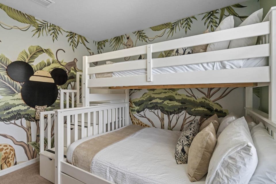 Bed, Photo of the whole room, Bedroom, bunk bed