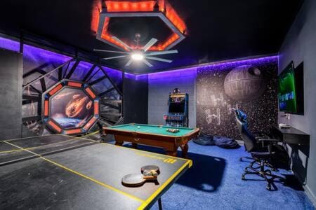 Billiard, Game Room