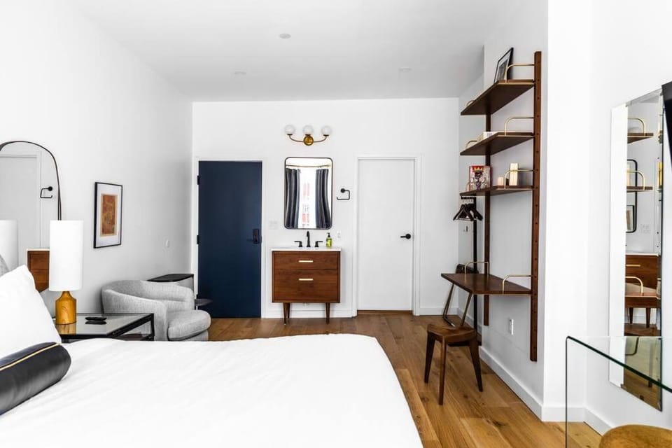 The Phenix Historic Hotel, King Bed, Room # 302 Apartment in Bangor