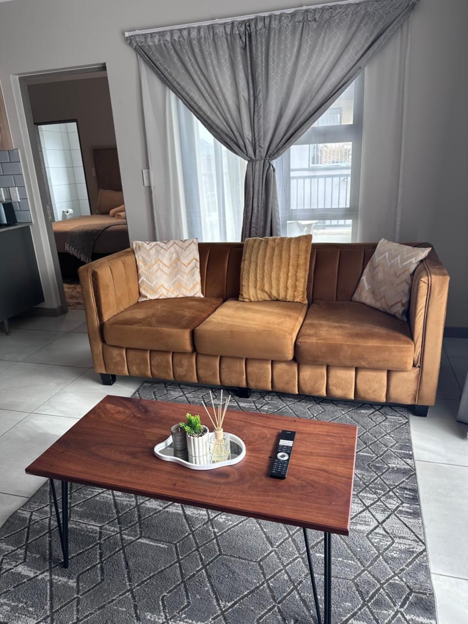 Secure 1 Bedroom Apartment in Midrand, Waterfall City - Lock Up and Go - Free WIFI and Parking - 9 Elizabeth Place Apartment in Sandton