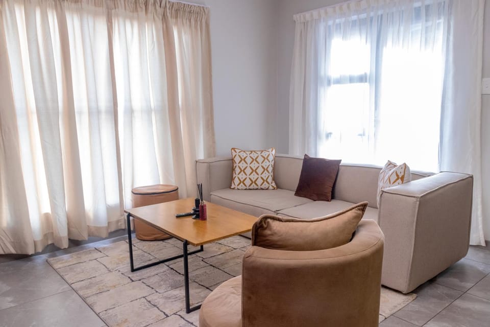 Secure 1 Bedroom Apartment in Midrand, Waterfall City - Lock Up and Go - Free WIFI and Parking - 8 Elizabeth Place Apartment in Sandton