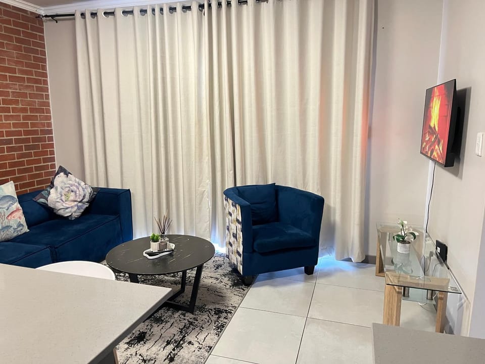 Modern 2 Bedroom Apartment in Waterfall City Midrand - Business and Family friendly - 10 Elizabeth Place Apartment in Sandton