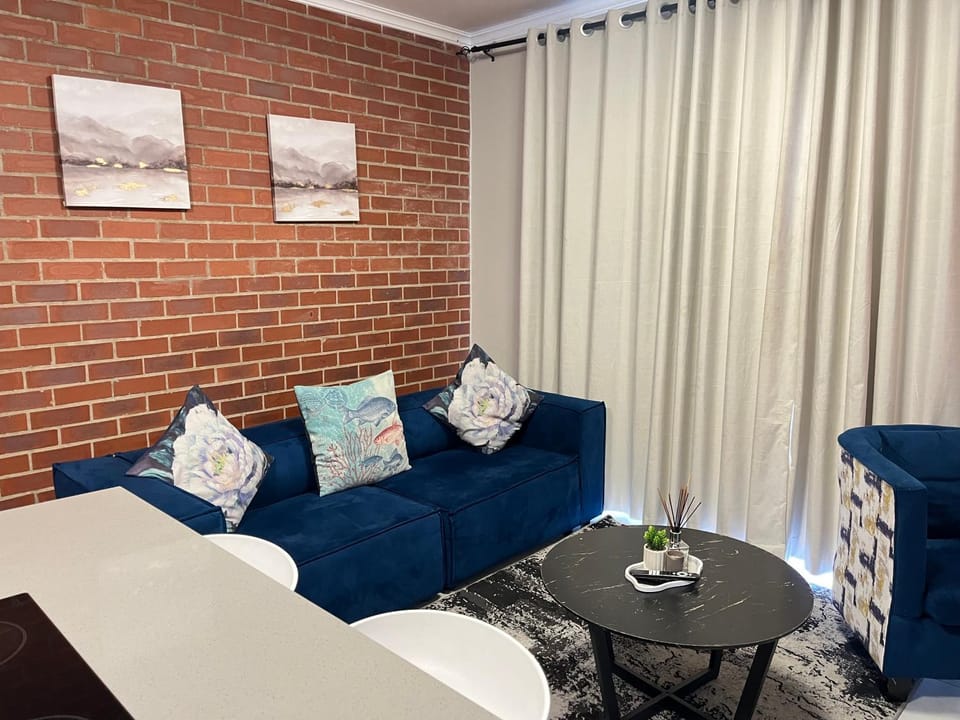 Modern 2 Bedroom Apartment in Waterfall City Midrand - Business and Family friendly - 10 Elizabeth Place Apartment in Sandton