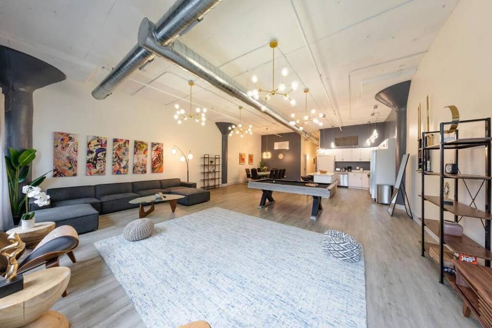 Bed, Billiard, TV and multimedia, Living room, Photo of the whole room, Seating area, Bedroom