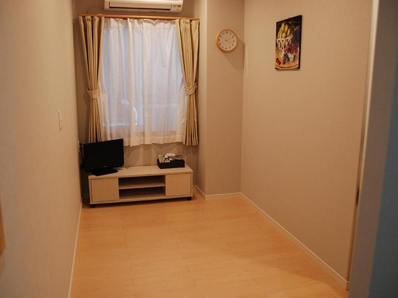 TV and multimedia, Photo of the whole room