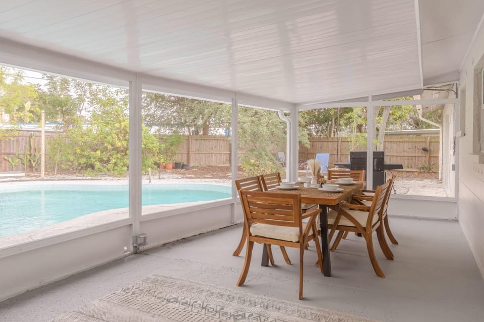 BBQ facilities, Balcony/Terrace, Pool view, Swimming pool