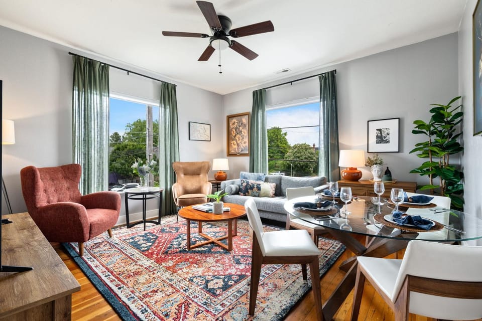 Living room, Seating area, Dining area