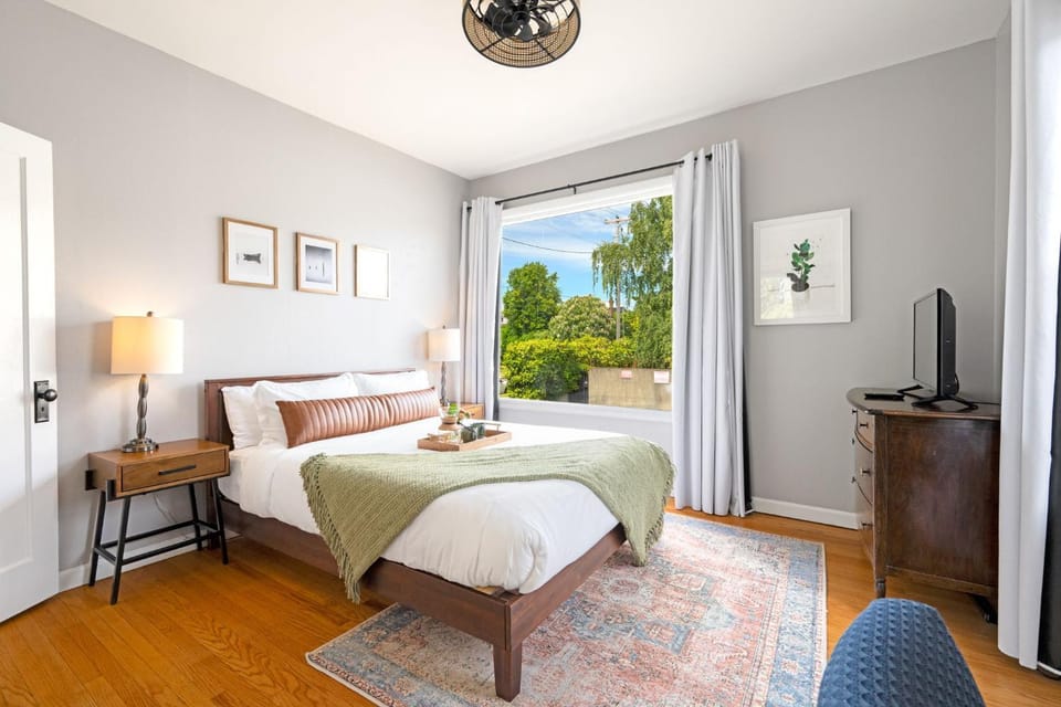 Bed, Bedroom