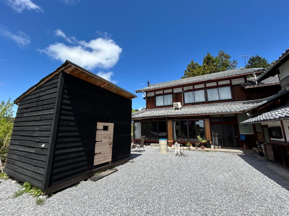 Property building, Day
