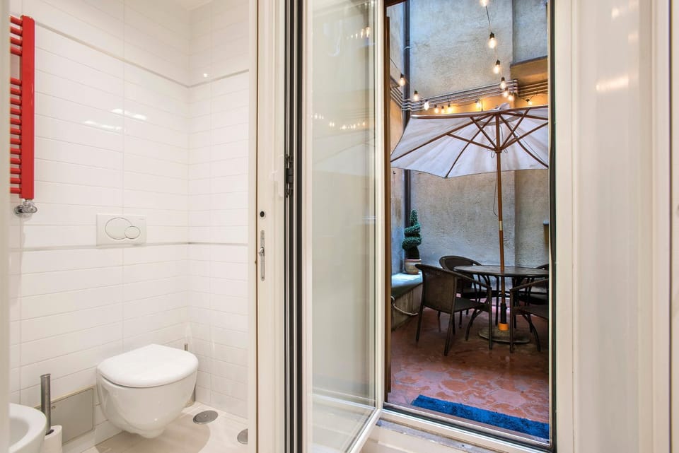 Toilet, Bathroom, Balcony/Terrace, heating