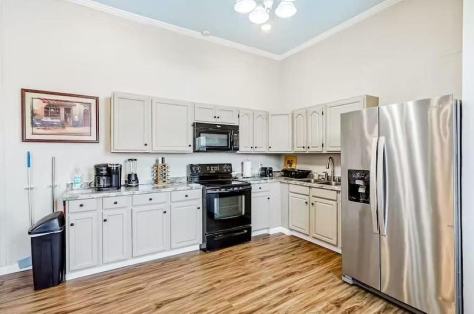 Coffee/tea facilities, Kitchen or kitchenette, minibar, pet friendly, stove, toaster