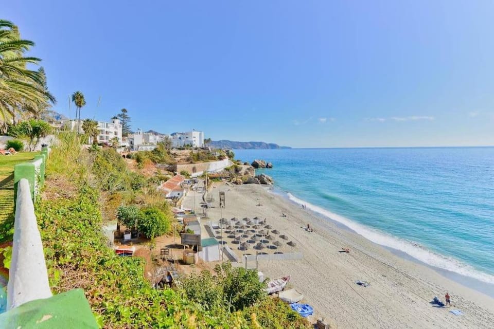 Beautiful apartment in Acapulco Playa, Nerja Apartment in Nerja