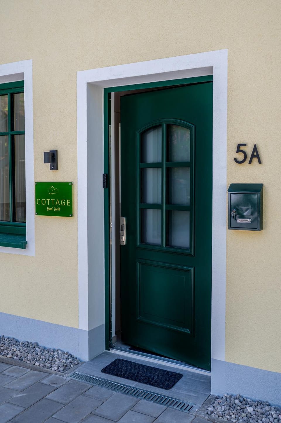 Facade/entrance