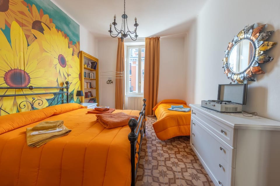 Photo of the whole room, Bedroom