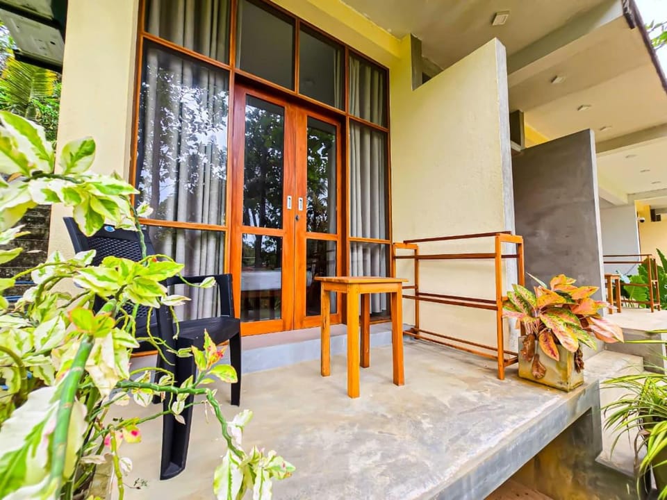 Patio, Day, Garden, View (from property/room), Balcony/Terrace, Garden view