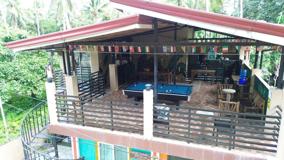 Billiard, Lounge or bar