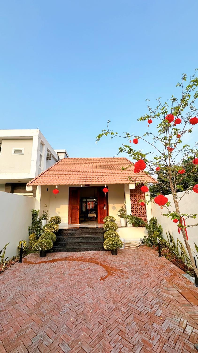 Property building, Day