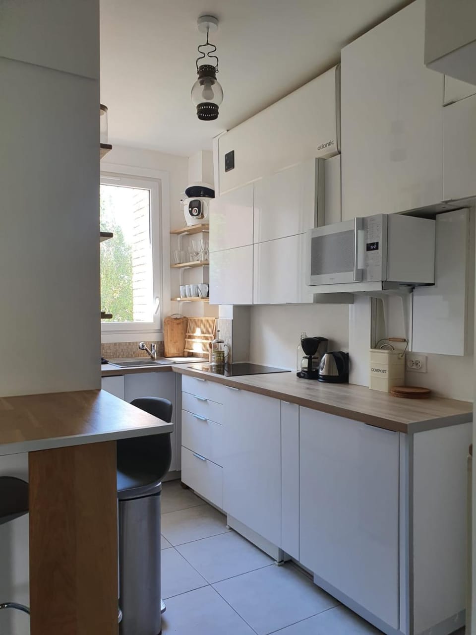Coffee/tea facilities, Kitchen or kitchenette, Dining area, dishwasher, minibar, oven, pet friendly, stove, toaster