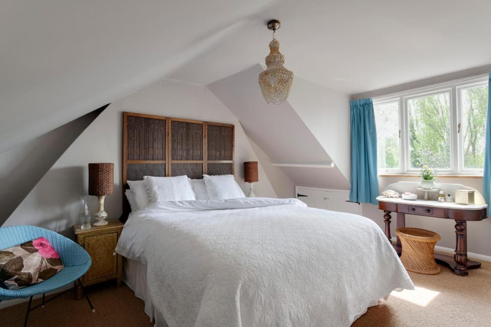 Bee Cottage - Stylish Holiday Cottage In Rye House in Rother District