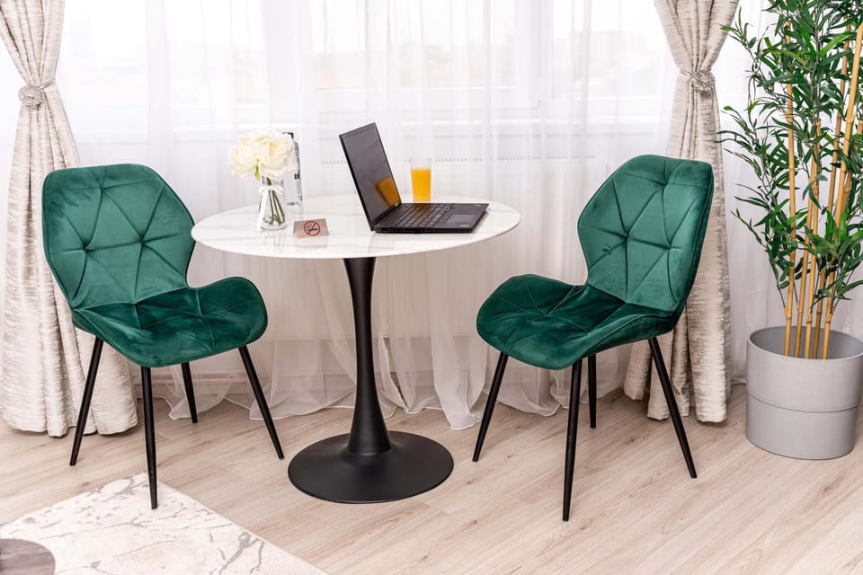 Living room, Seating area, hair dresser