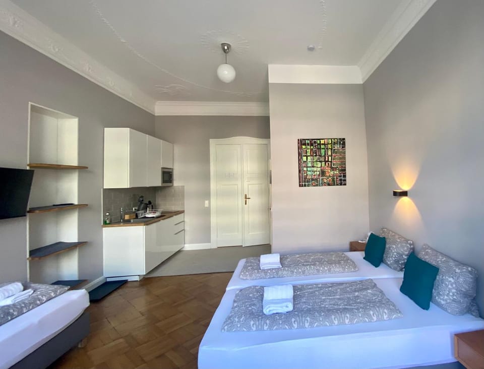 Bed, Kitchen or kitchenette, Photo of the whole room, Bedroom, kitchen