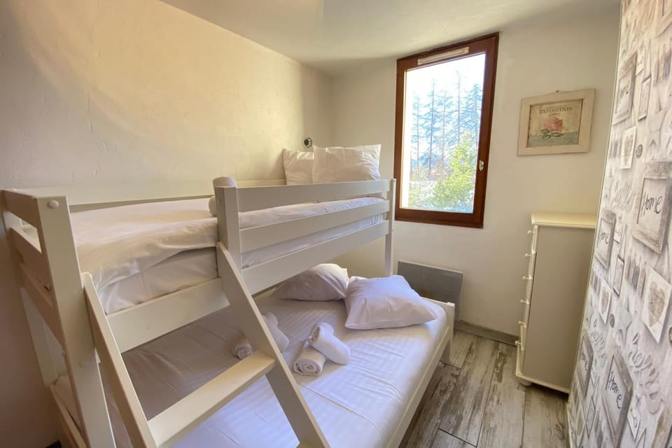 06BF - 7-person apartment facing the slopes Apartment in Piedmont