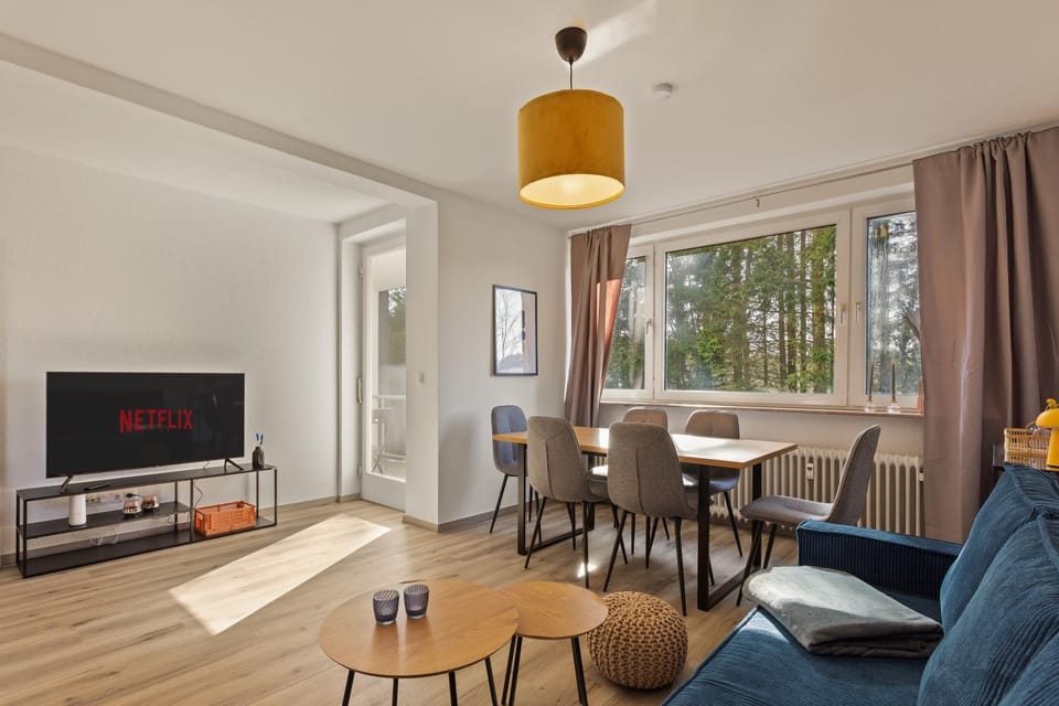 TV and multimedia, View (from property/room), View (from property/room), Living room, Dining area